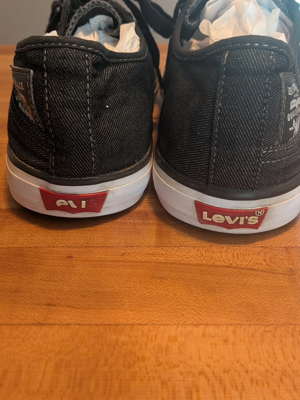 Levi's Black Canvas Low-Top Sneakers with White Toe Cap